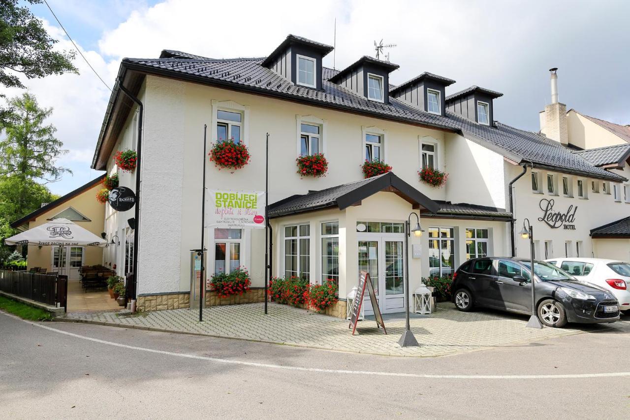 Hotel Leopold Račín Exteriör bild