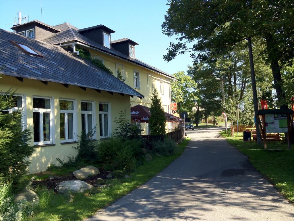 Hotel Leopold Račín Exteriör bild