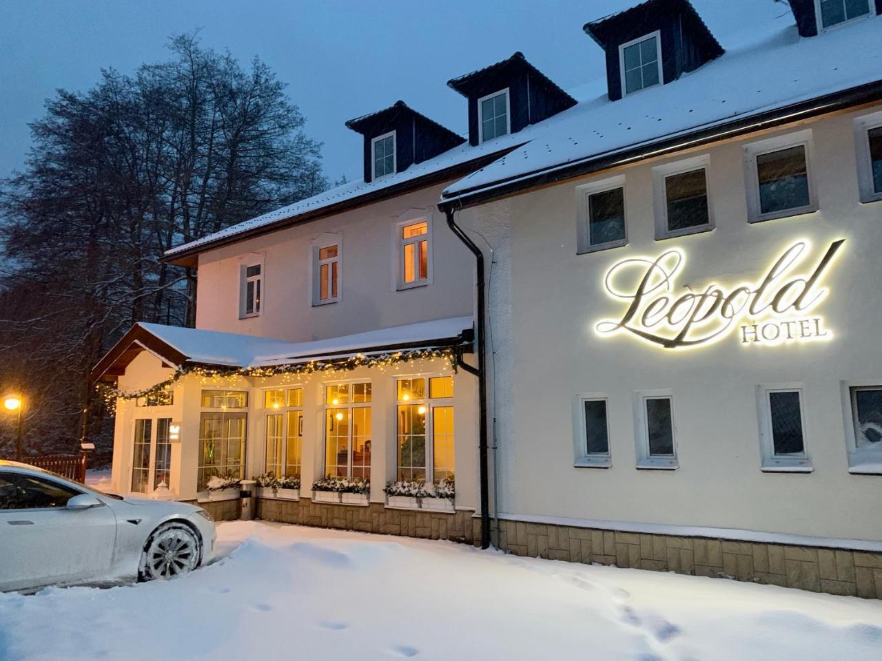 Hotel Leopold Račín Exteriör bild